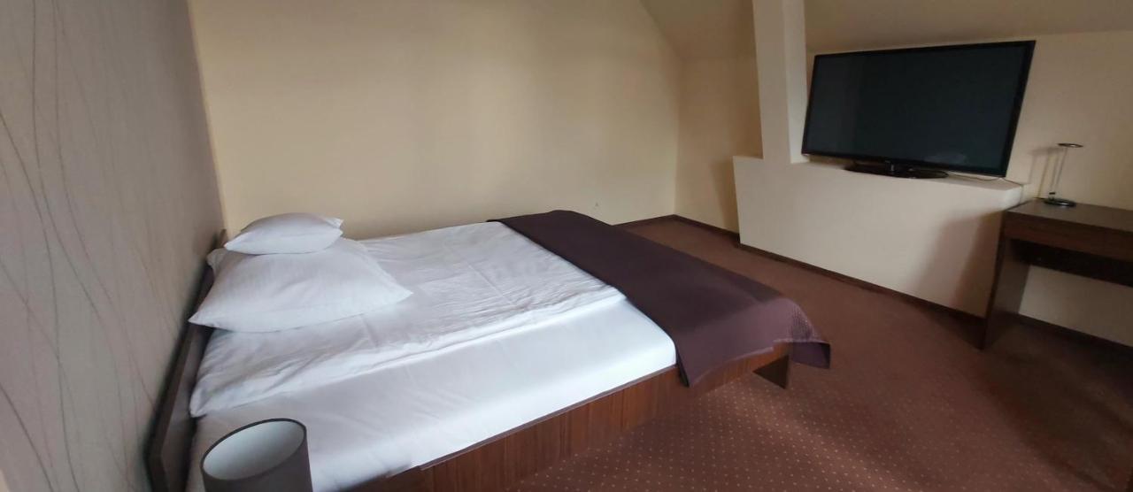 Yuca Hotel วูดช์ ภายนอก รูปภาพ